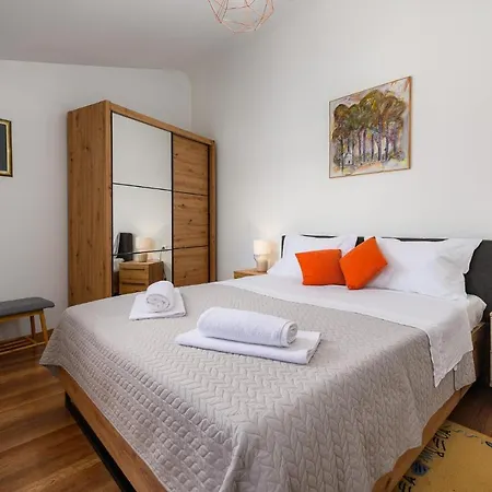 2 Bedroom Lovely In Katun Lindarski,pazin