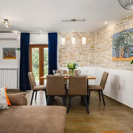 Cozy In Katun Lindarski,pazin Dom wakacyjny *